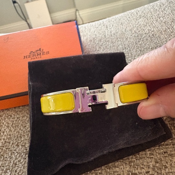 Hermès Yellow Enamel Bracelet - Picture 2 of 8